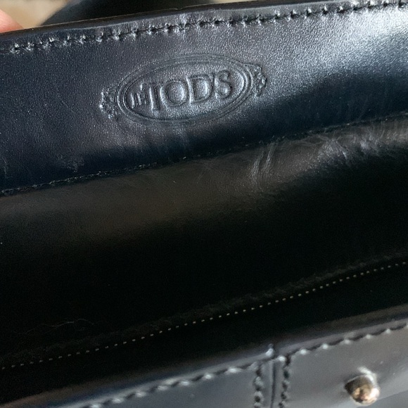 Tod’s Navy Patent Leather Handbag with Studs - Picture 2 of 7